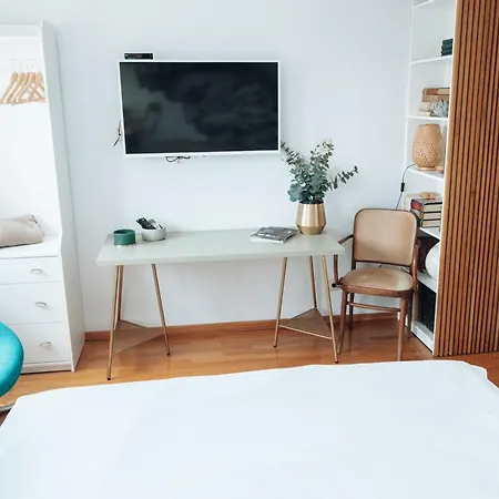 Zeus Nest Apartment